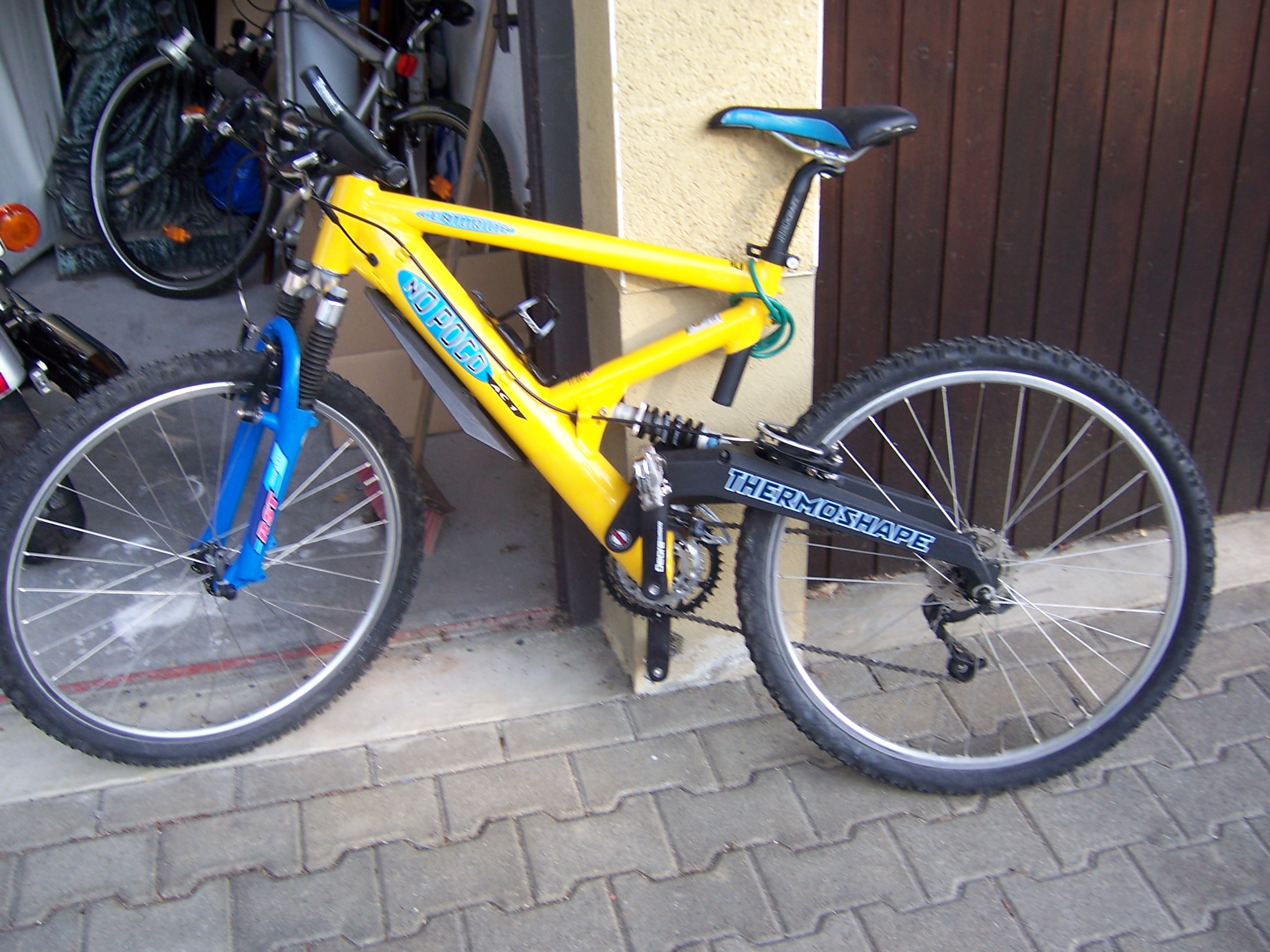 Bild 1 von 2